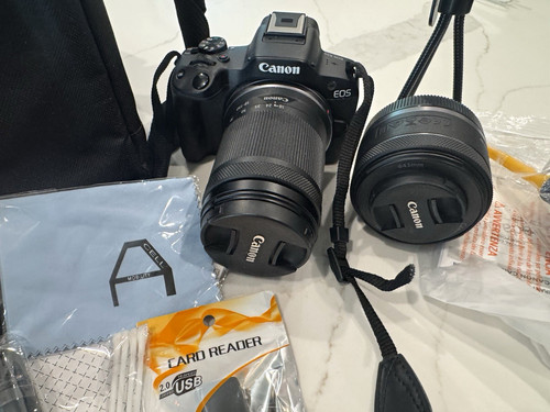 Canon 50mm 8 - f/1.8, prime